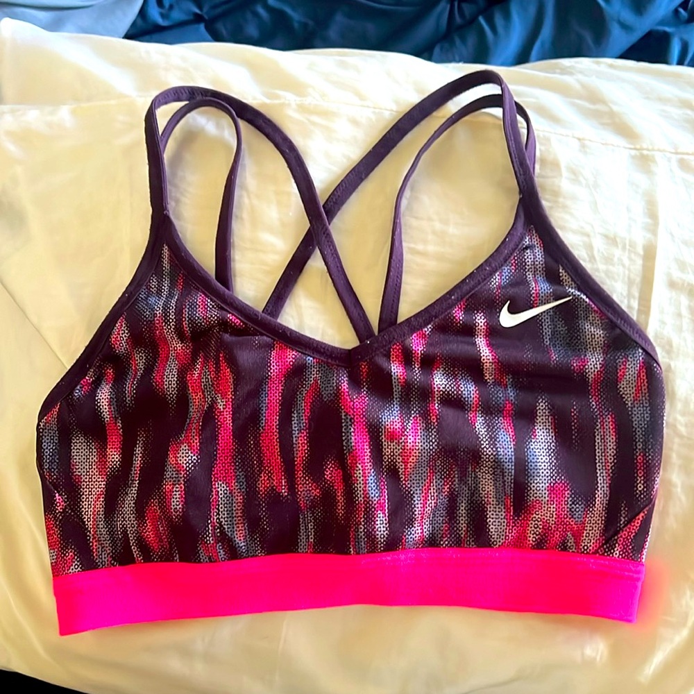 Women’s NIKE sports bra MEDIUM